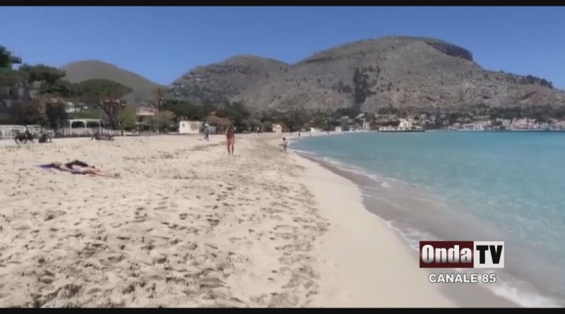 La spiaggia e il mare di Mondello